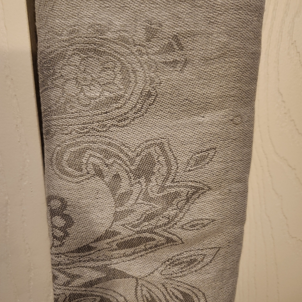 Scarf - Picture 2 of 3